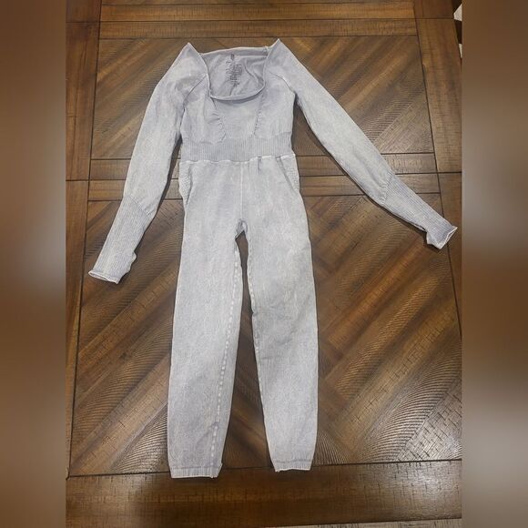 Free People Long Sleeve Onesie M/L Ice Grey - Picture 4 of 9